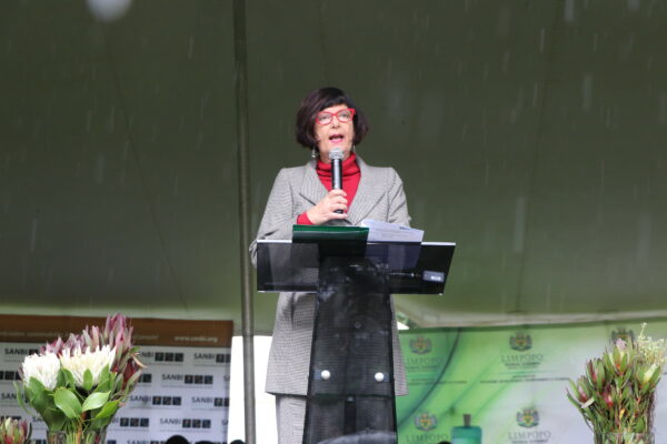Minister Creecy assesses scientific services at National Zoological Garden