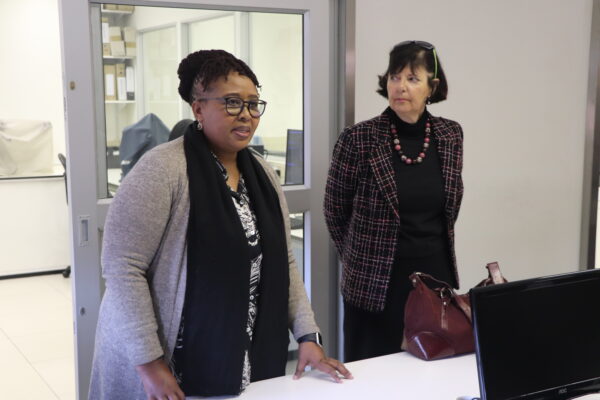 Minister Barbara Creecy visits the National Zoological Garden